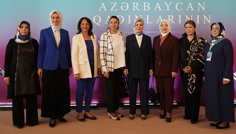 VI. Azerbaycan Kadınlar Kurultayı programı Aile ve Sosyal Hizmetler Bakanı Mahinur Özdemir Göktaş ve Başkanımız Nilüfer Bulut’unda bulunduğu heyetin katılımıyla gerçekleştirildi.